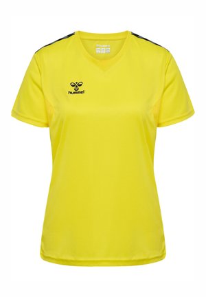 Gul sportskjorte med V-hals, korte ærmer, sorte detaljer på skuldrene og Hummel-logo på brystet. Fremstillet af letvægtsmateriale.