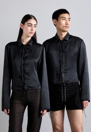 Ludovic de Saint Sernin CROP SHINY UNISEX - Krekls - black
