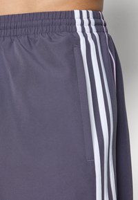 adidas Performance MANCHESTER UNITED UBP SHORT - Roupa de discoteca - trace purple