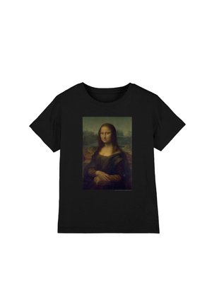 Black t-shirt featuring a centered print of the Mona Lisa painting with a blurred natural landscape background.