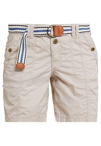Beige cargo shorts valmistettu kevyestä kankaasta, jossa on teksturoitu pinta, useita taskuja ja siniraitainen vyö, jossa on ruskea nahkakoriste.