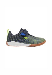 Sportliche Schuhe mit einem navyfarbenen Mesh-Obermaterial, einem grünen und blauen geometrischen Muster, einem blauen Klettverschluss und einer weißen Gummisohle mit einer braunen Außensohle.