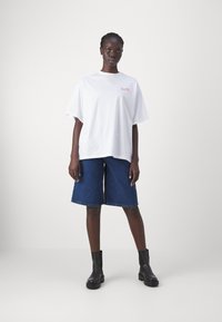 Levi's® SHORT STACK - T-shirts print - bright white