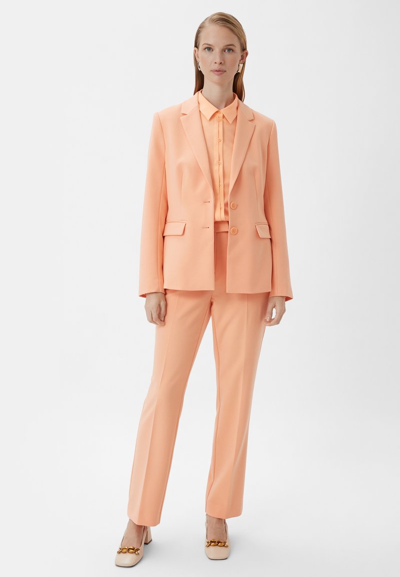 Comma MIT-AUSSCHNITT - Bluse - Mango/apricot