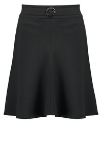 Jupe noire trapèze avec large ceinture et boucle circulaire argentée au centre devant.