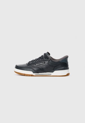 RECOIL - Trainers - black/white