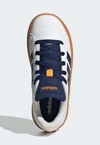 adidas Sportswear GRAND COURT 2.0 - Training shoe - cloud white dark blue gum