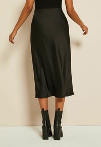Friends Like These BIAS MIDI - A-linjainen hame - black