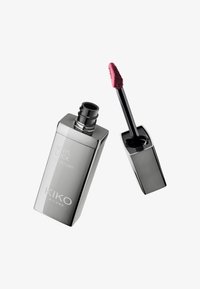 Lippenlack in einer eleganten grauen Metallflasche, ausgestattet mit einem schwarzen Applikatorstab mit einer strukturierten, rosa Spitze für eine gleichmäßige Anwendung.