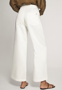 Massimo Dutti Pantalon classique - white