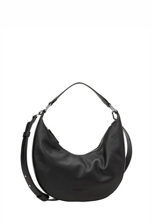 Borsa a tracolla a forma di mezzo cerchio in pelle nera, con manico corto e tracolla regolabile, accessori in argento e chiusura con zip.