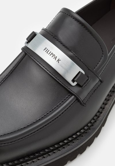 Filippa K SQUARE TOE LOAFERS - Įmautiniai batai - black