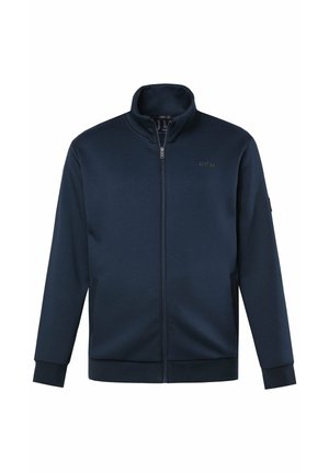 Granatowa kurtka na suwak wykonana z gładkiej tkaniny, z kołnierzem stójkowym, mankietami na rękawach oraz subtelnym logo na piersi.