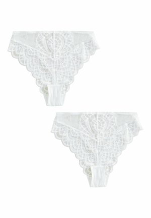 Hvide blonder trusser med detaljeret bølget mønster ved taljen. Blødt stof med en glat tekstur og matchende kantbånd. To stykker vist.