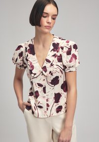 adL V NECK - Blouse - patterned vanilla