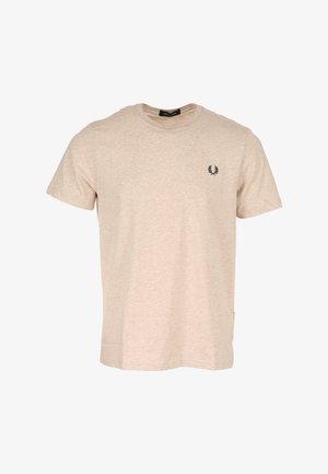 Beige kortærmet t-shirt lavet af bomuldsblanding, med rund halsudskæring og et lille sort emblem på venstre bryst.