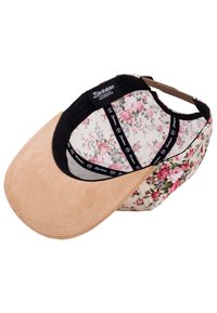 Cappello con motivo floreale e visiera in suede beige, fodera interna nera e cinturino regolabile. Presenta vivaci disegni di rose sul tessuto.