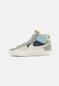 Nike Sportswear BLAZER MID 77 PRO CLUB High-top trainers mica