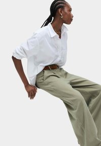Marks & Spencer RICH SLOUCHY WIDE  - Tygbyxor - sable