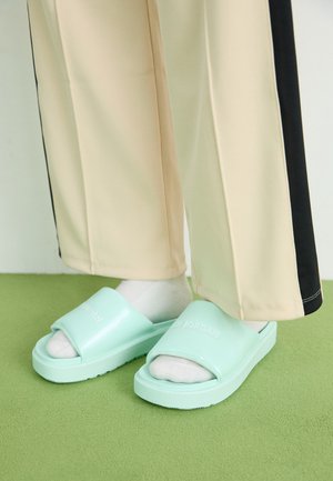 JORDAN SOPHIA - Mules - igloo/white