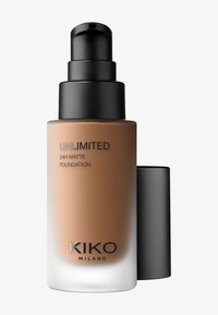 KIKO Milano Unlimited 24H Matte flytende foundation i middels brun nyanse med svart pumpe og avtakbart hette på hvit bakgrunn.