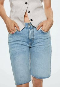 Mango Farkkushortsit - blue