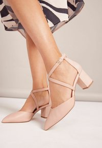 Friends Like These CROSS OVER MID - Decolleté - nude pink