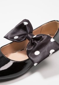 Friboo Bailarinas con hebilla - black