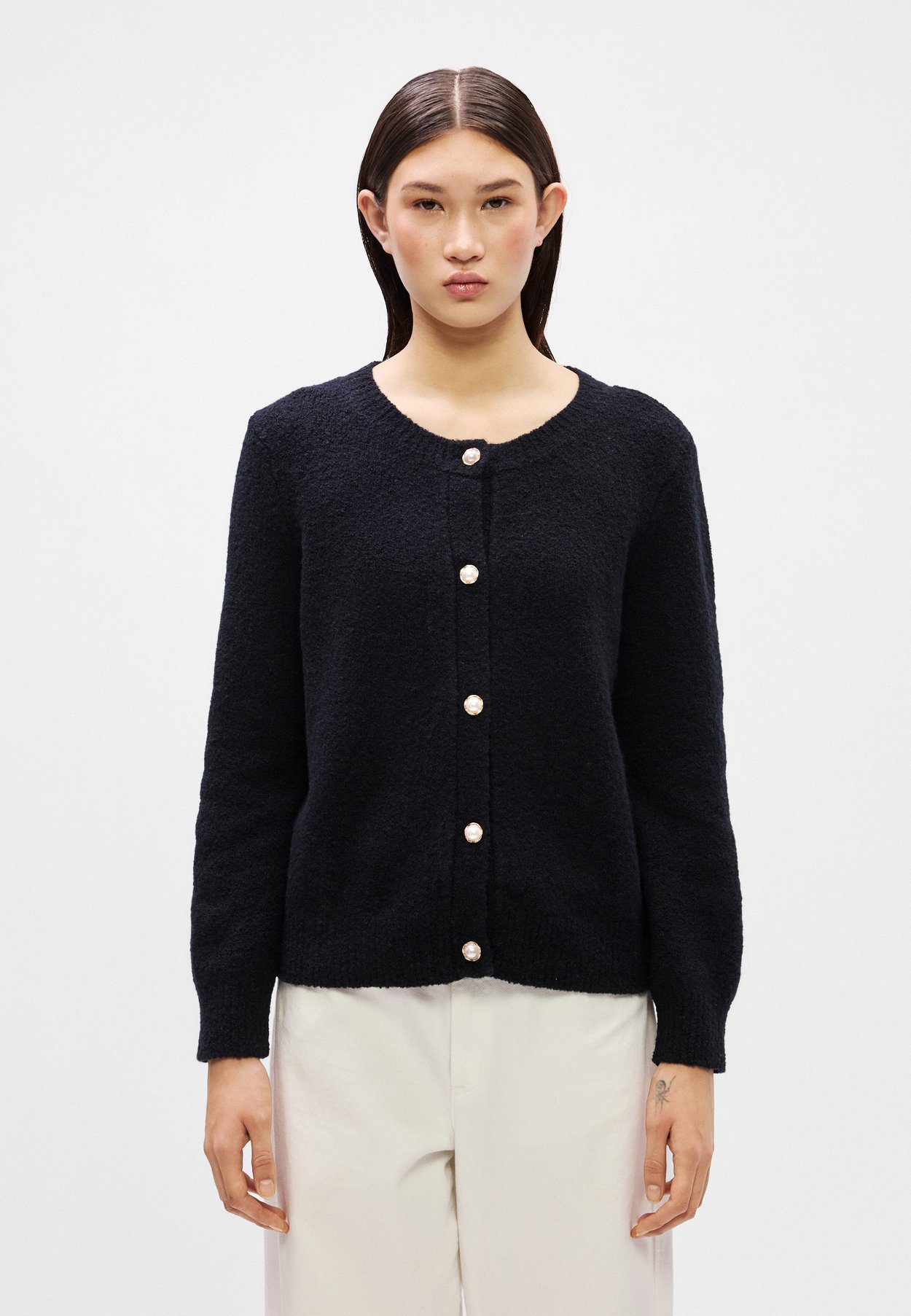 C NECK CARDIGAN