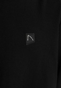 Unausgewählt, black