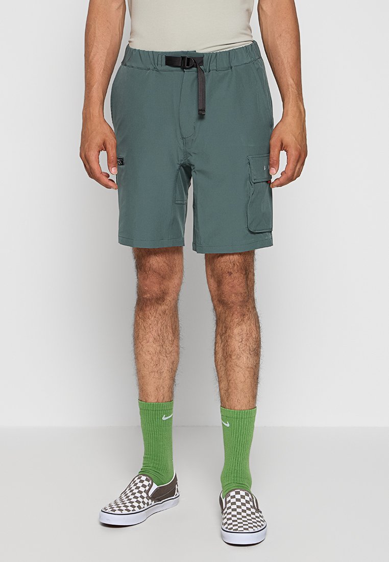 Born Living Yoga Korte broeken groen Born Living Yoga Korte broeken groen