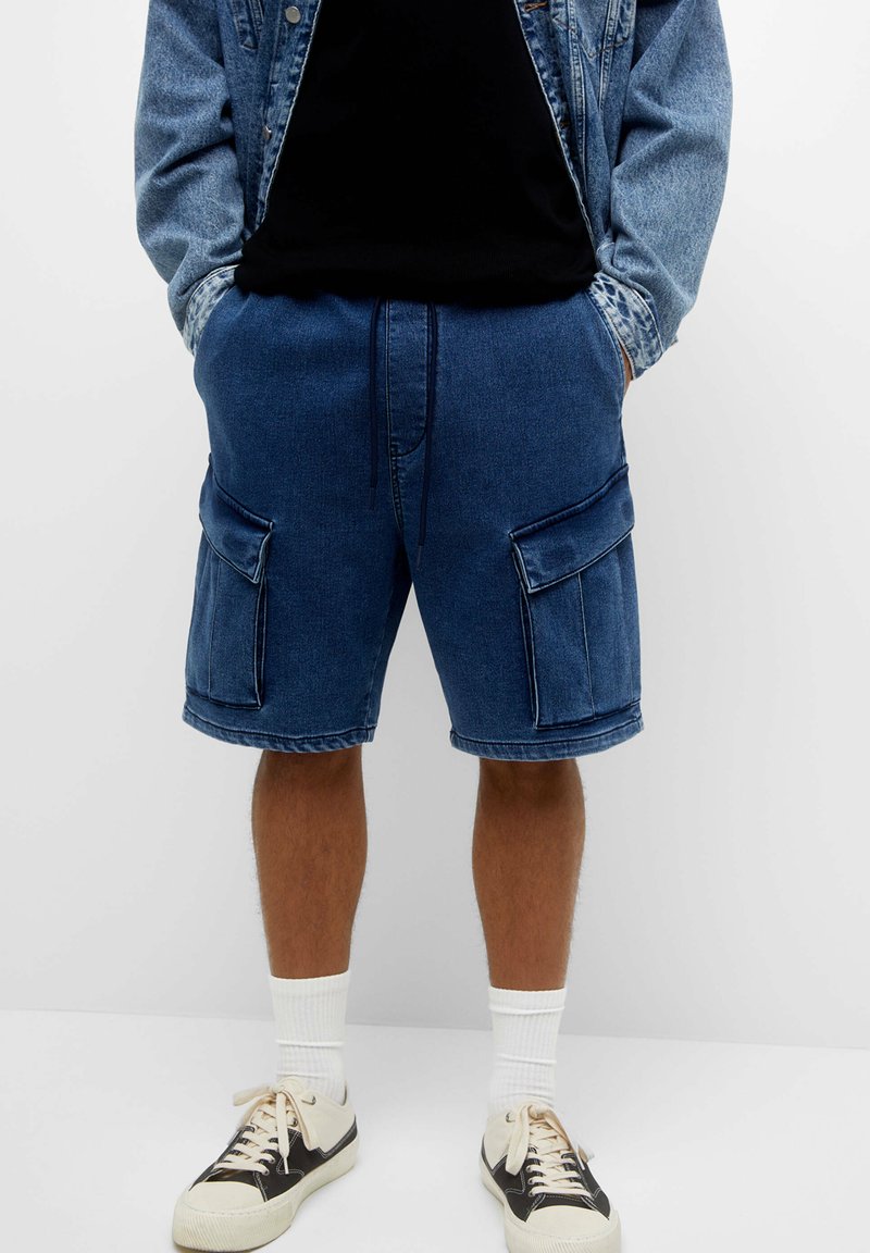 PULL&BEAR CARGO BERMUDA Denim shorts blue denim Zalando.ie