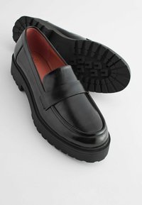 Next WIDE FIT FOREVER COMFORT CHUNKY LOAFERS - Zapatos sin cordones - black