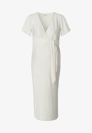 Witte jurk tot de knie met korte mouwen, een v-hals en een strik in de taille. Bevat verticale textuurplooien door de stof.