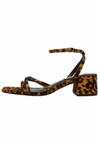 Leopardmønstret højhælet sandal lavet af blødt stof. Har smalle stropper, en firkantet tå og en kraftig hæl med en struktureret finish.