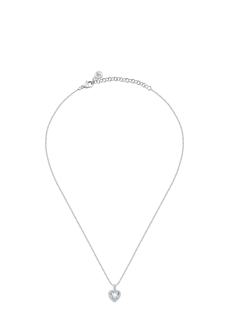 Silberne Halskette mit einem herzförmigen Anhänger, der von klaren Steinen umgeben ist, mit einem polierten Finish und verstellbarer Länge.