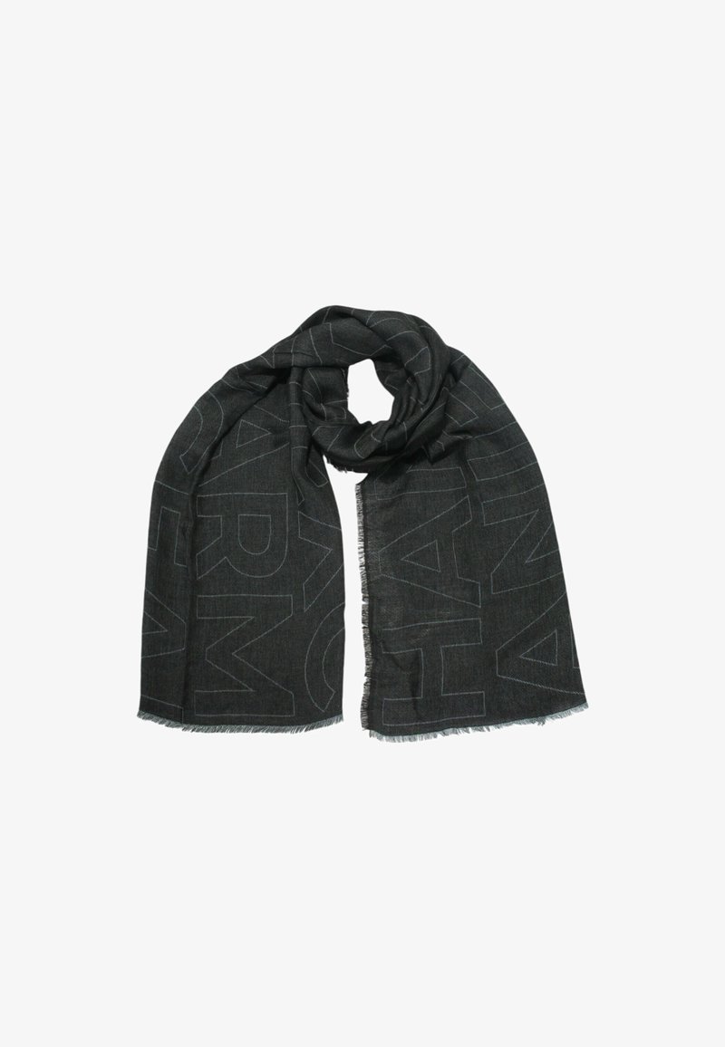 Sciarpa nera con una consistenza morbida, caratterizzata da ampie scritte tonali. I bordi sfilacciati aggiungono dettagli al design.