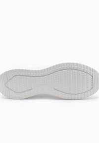 Ombre OM-FOKS - Scarpe senza lacci - white