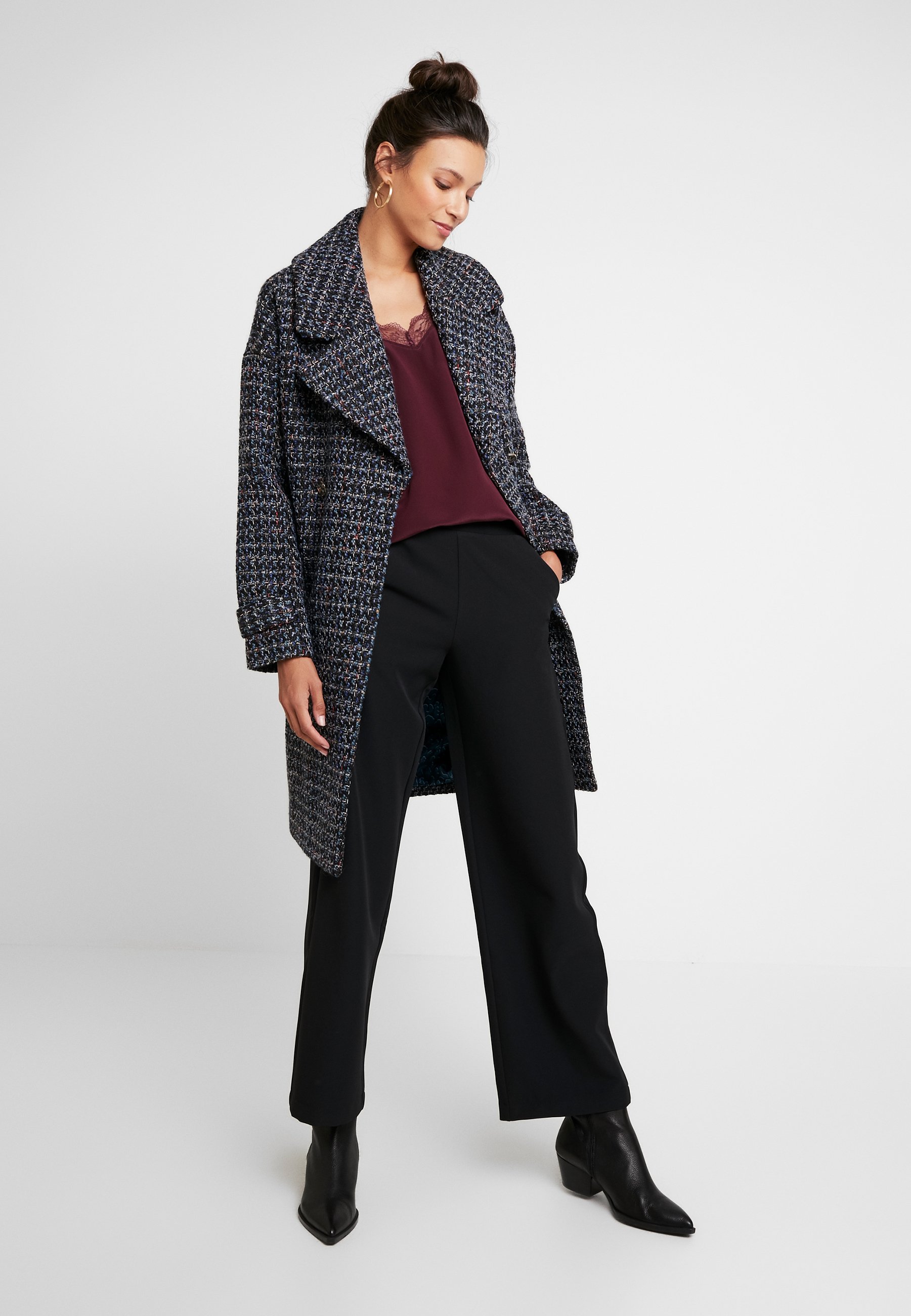 Six Ames ODETTE Kåpe frakk dark blue Zalando.no Madewell WIDE LEG LIGHT INDIGO - Flared jeans - reggie