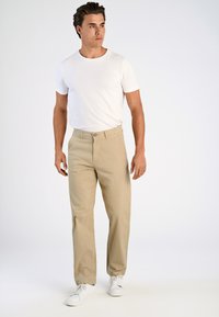 Lindbergh Chinos - sand