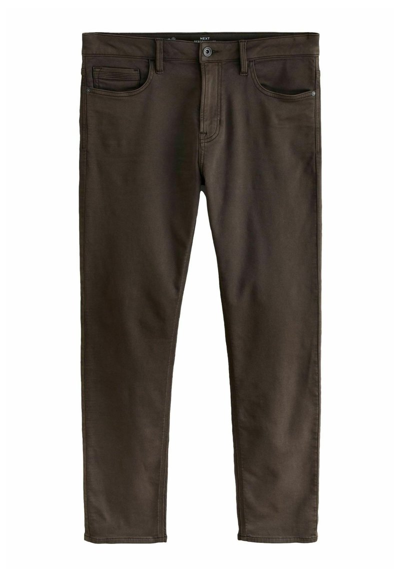 Hnedé slim-fit džínsy s prednými vreckami, pútkami na opasok a zapínaním na gombík, zobrazené na bielom pozadí.