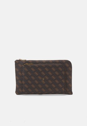 Portafoglio marrone con motivo, realizzato in materiale resistente, dotato di una cerniera dorata, caratterizzato da un logo in rilievo e da una piccola tasca frontale.