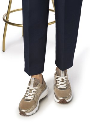 CURVI - Baskets basses - gold