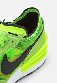 Nike Sportswear WAFFLE ONE UNISEX - Sapatilhas - electric green/black/mean green/hyper crimson-white-orange