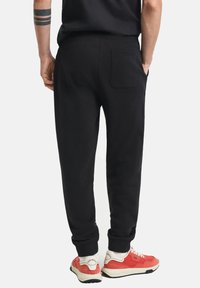 GANT REG SHIELD - Træningsbukser - black