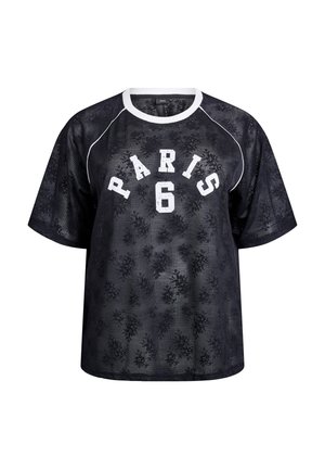 Schwarz kurzärmliges Mesh-T-Shirt mit der Aufschrift "PARIS 6" in weißen Buchstaben und einem strukturierten Blumenmuster, mit einem weißen Kragen und Piping-Details.