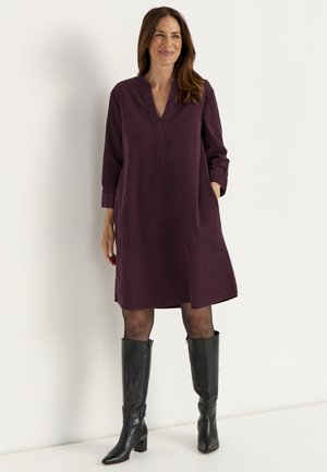 Cellbes of Sweden, NARROW STRIPED CORDUROY DRESS - Freizeitkleid - dark plum