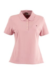 Polo rosa in cotone, con colletto classico, maniche corte e quattro bottoni frontali. Include un piccolo logo sul petto.