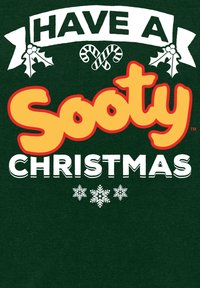 Zelený svetr s bílým textem, který říká "HAVE A" a "CHRISTMAS" se velkým oranžovým "Sooty" uprostřed; obsahuje cukrové tyčinky a sněhové vločky.