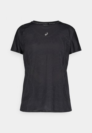 Melna īsroku sporta krekls no elpojoša auduma, ar ģeometriskiem rakstiem un apaļu kakla izgriezumu ar atstarojošu logotipa akcentu.